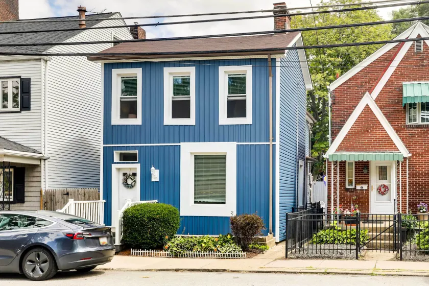 Walk to Walnut St: Pet-Friendly Pittsburgh Home! - Image 1