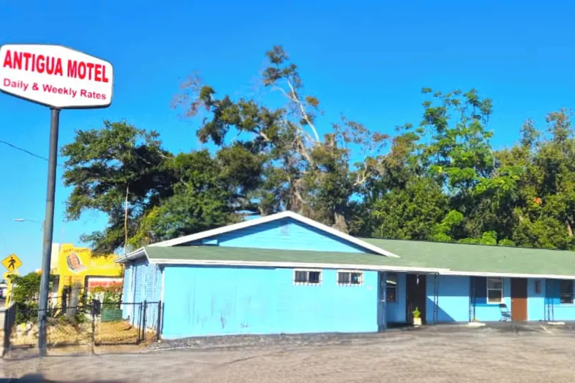 Antigua Motel by OYO Tampa US - 41 - Image 1