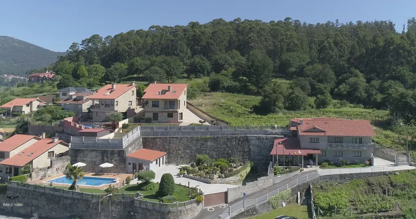 Hotel Liñares - Image 1
