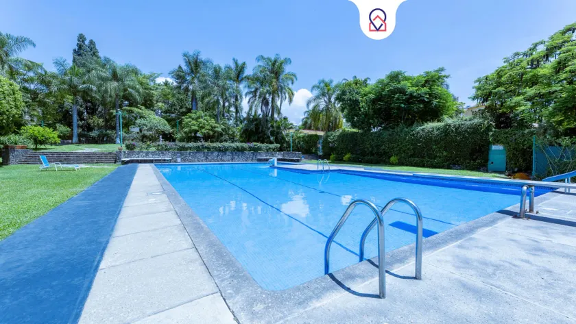 New house with pool and grill area - Image 1