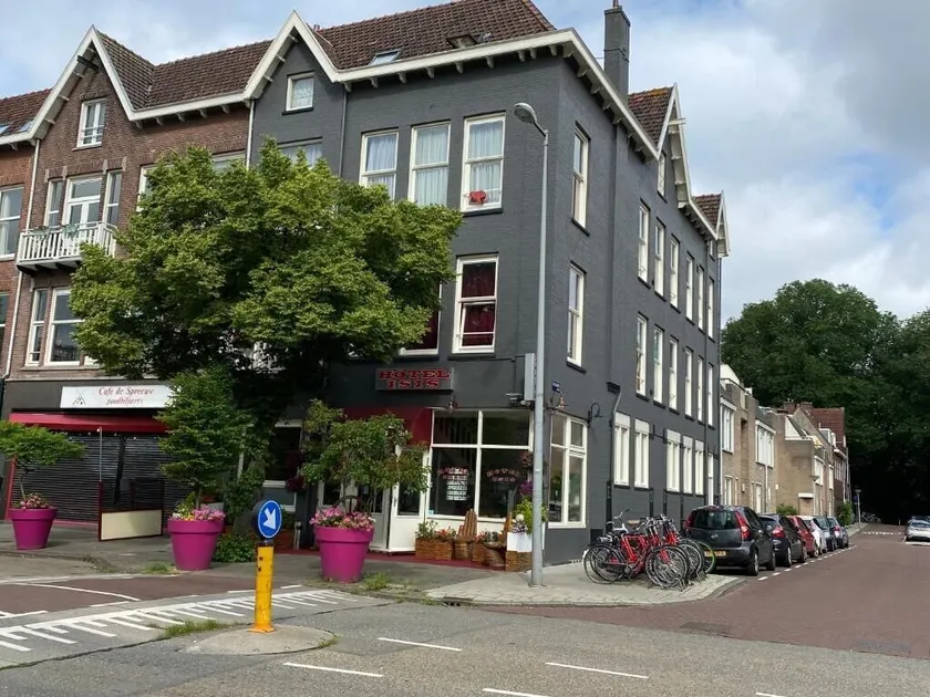 Hotel Isis - Image 1