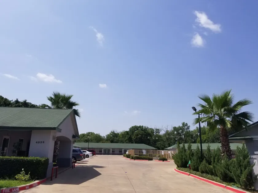 Haltom Inn Fort Worth - Image 1
