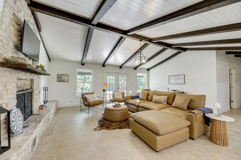 Family Home w/ Covered Patio & Grill in La Grange - Image 1