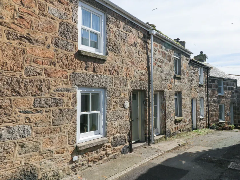 Mural Cottage - Image 1
