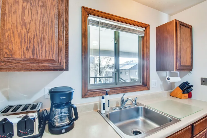 Pool & Hot Tub Access: Central Steamboat Condo - Interiör