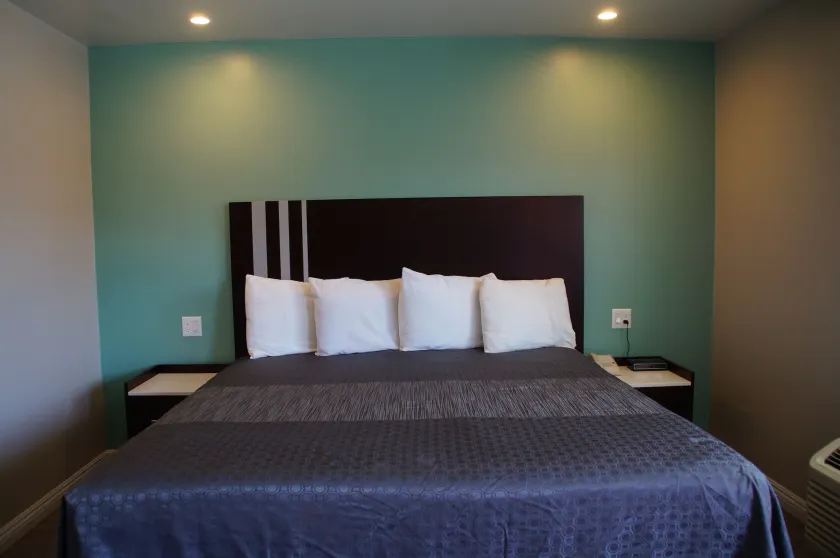 Beach Inn - Image 1