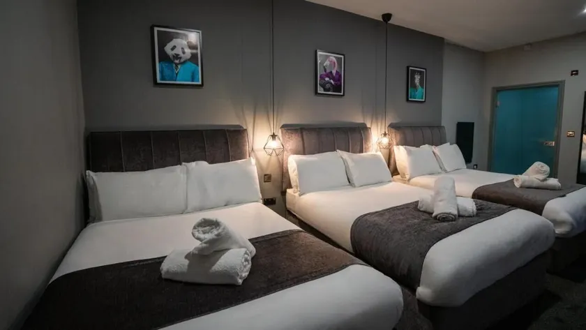 Hotel 105 - Image 1