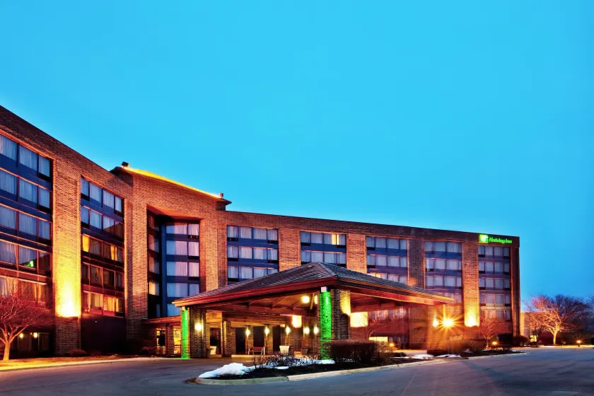 Holiday Inn Chicago Nw Crystal Lk Conv Ctr by IHG - Image 1