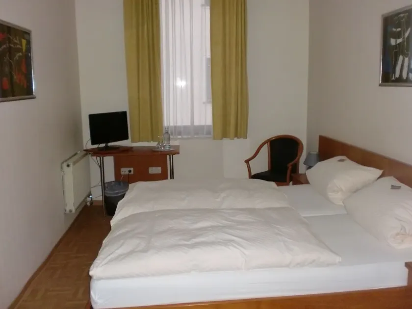 Hotel Deutsches Haus - Image 1