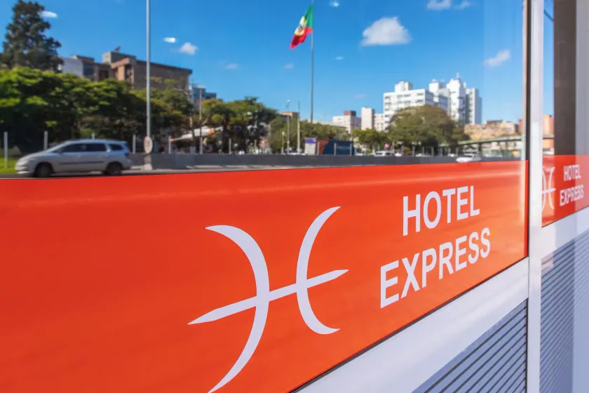 Hotel Express Canoas - Image 1