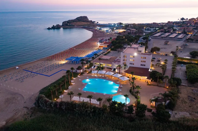 Hotel Baia D'oro - Image 1