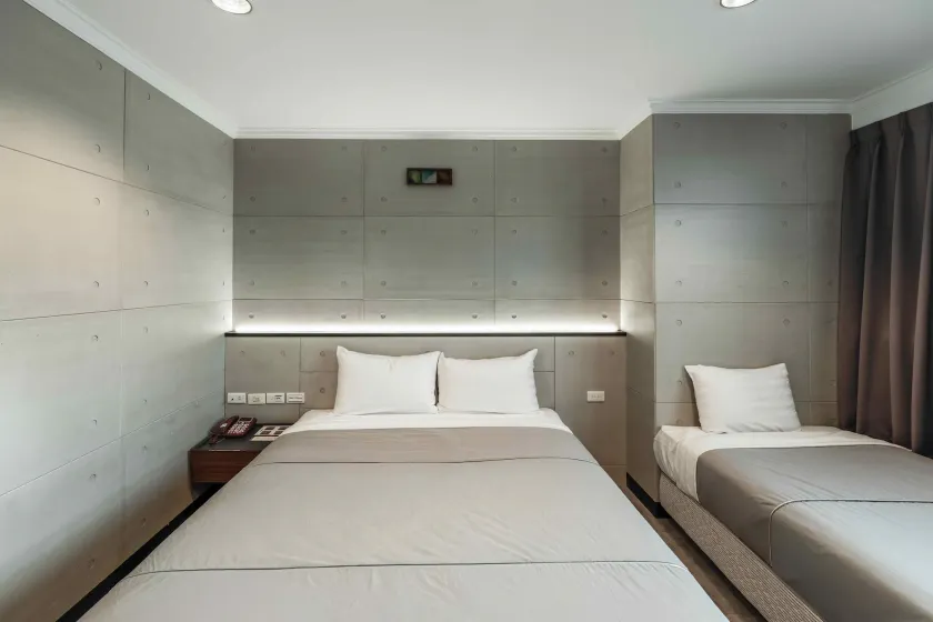 Hwa Nan Hotel - Image 1