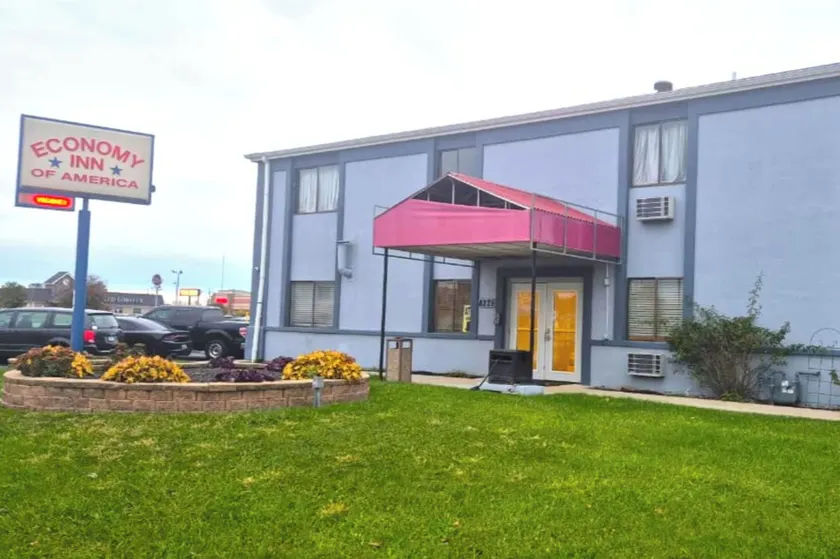 Economy Inn Merrillville By Townhouse I 65 - Image 1