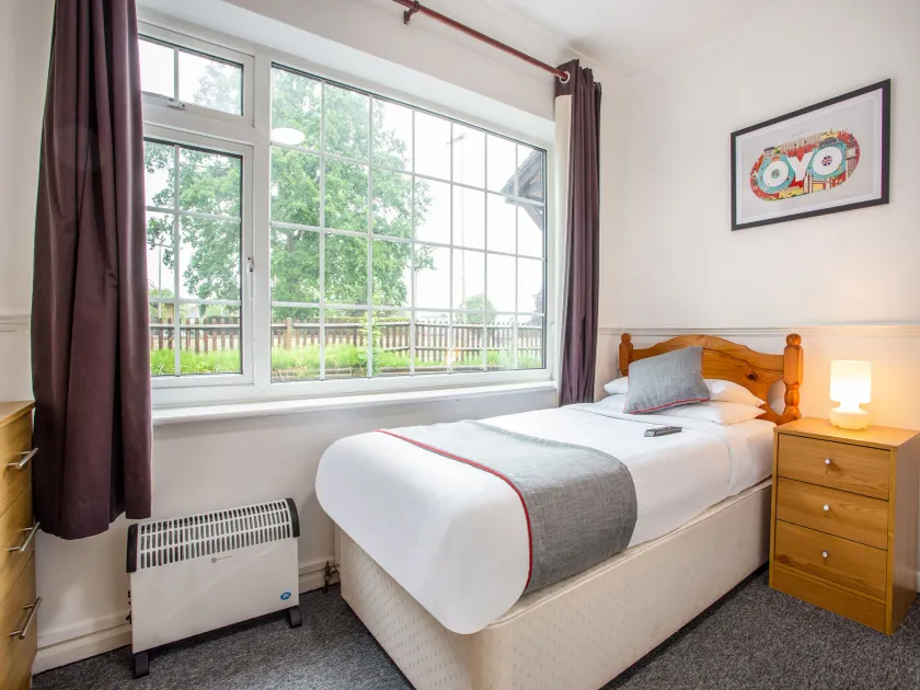 Flexistay Ambers Gatwick Aparthotel - Image 1