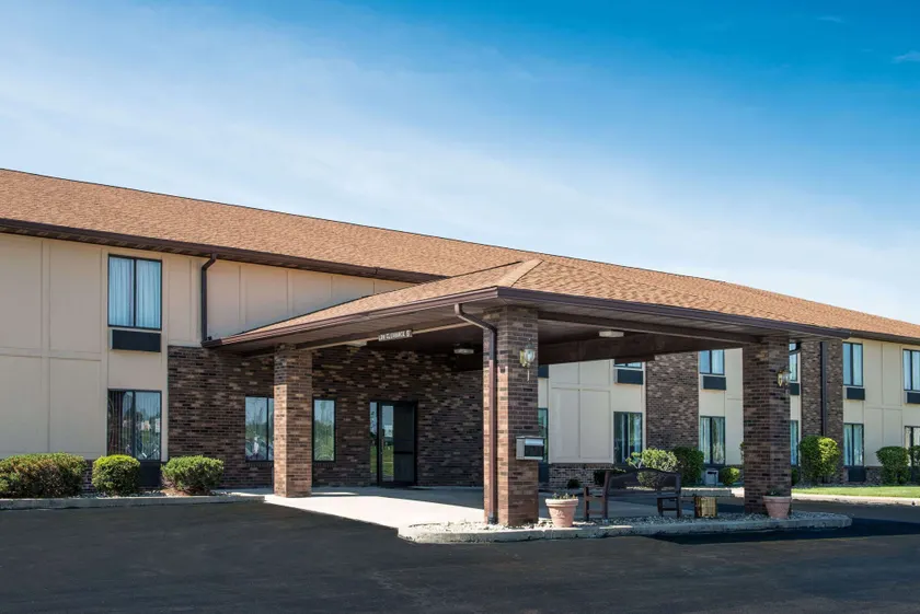 Days Inn by Wyndham Pontoon Beach - Image 1