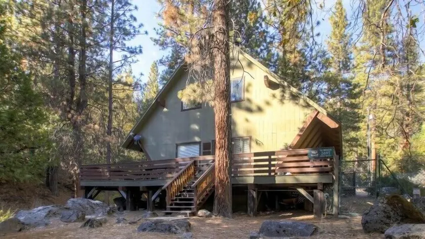 Scenic Wonders Yosemite Creekside Loft - Image 1