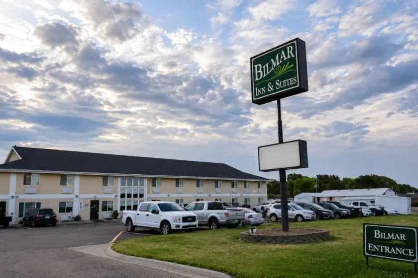 Bilmar Inn & Suites Dell Rapids Near Sioux Falls - Image 1