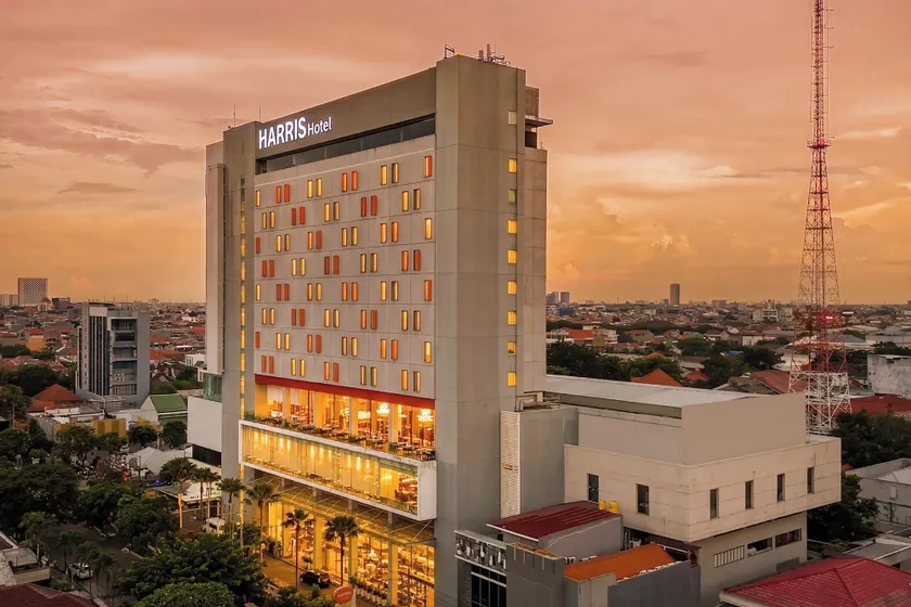 HARRIS Hotel & Conventions Gubeng - Image 1