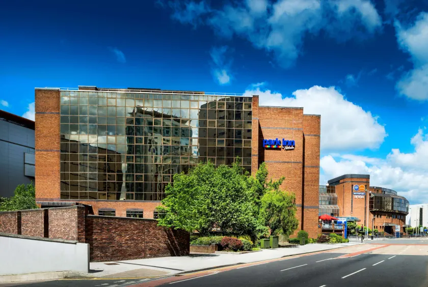 Park Inn by Radisson Cardiff City Centre - Image 1