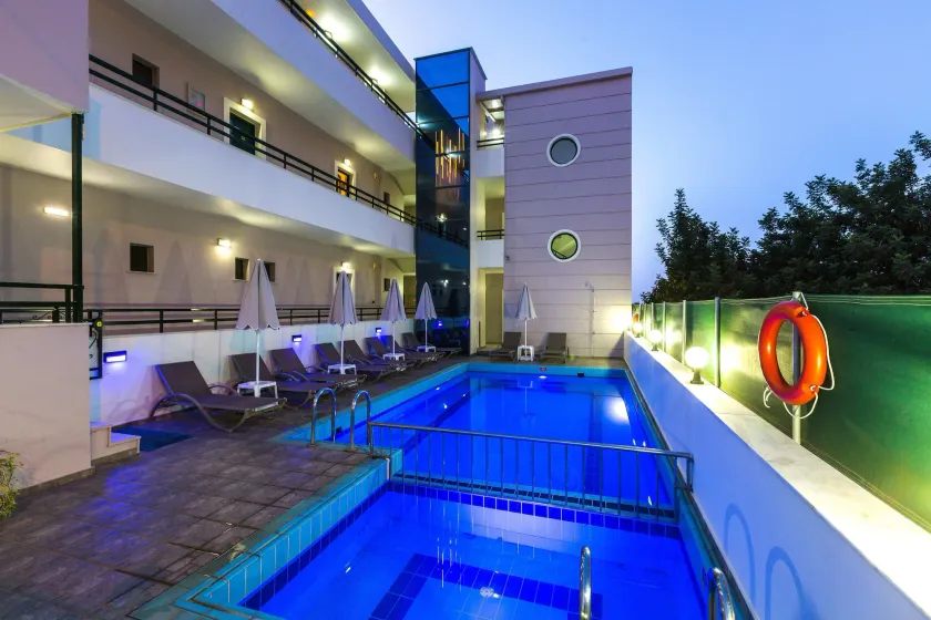 Hotel Manos Palace - Image 1