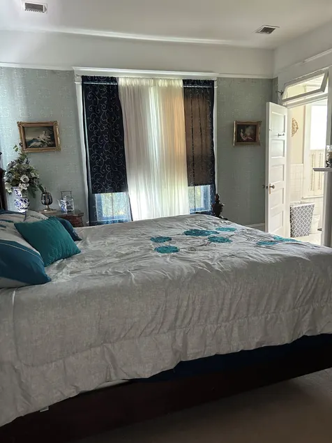 Enloe House Lodging & Events - Image 1