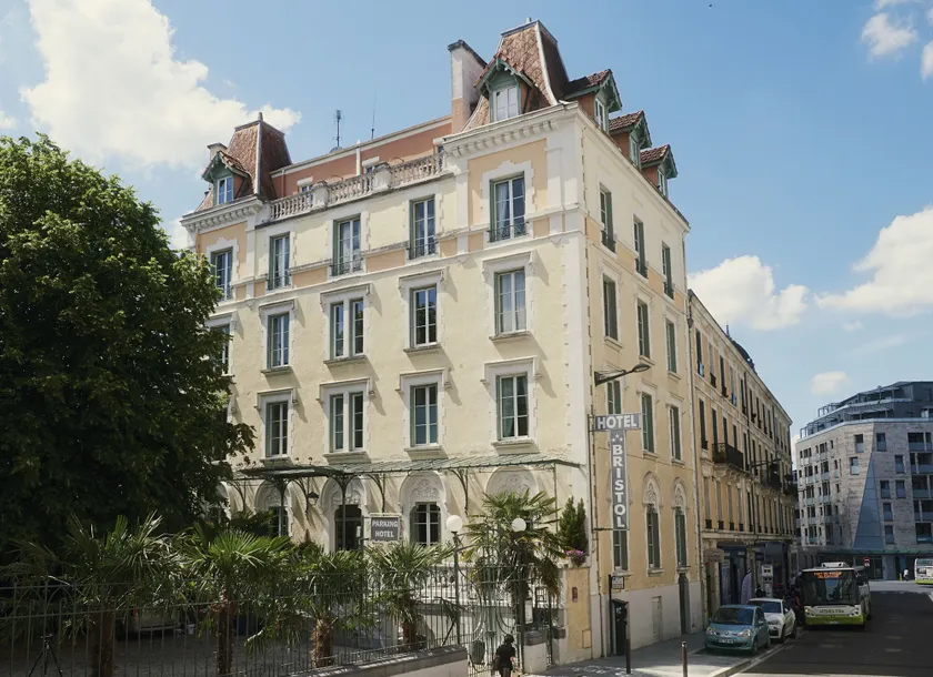 Hôtel Bristol Pau - Image 1