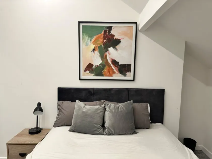 Modern 3Bedroom Home in Bury Premium Mattresses Blackout Blinds Ensuite M - Image 1