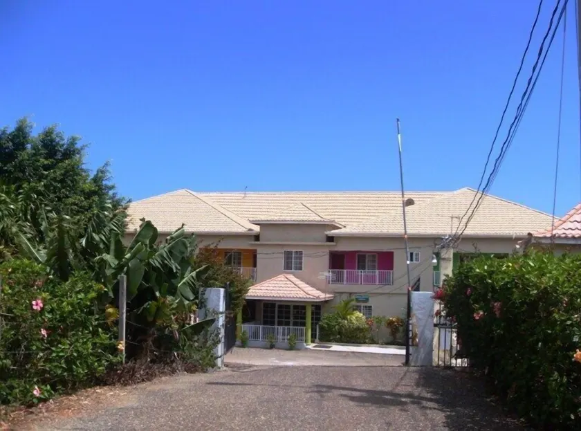 Ocean Breeze Hotel - Image 1