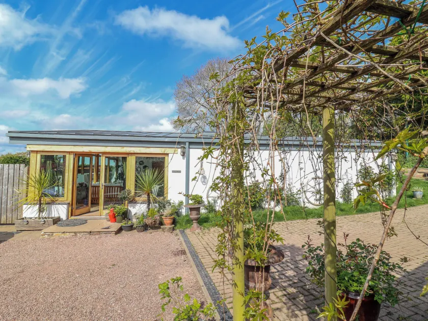 Burlodge - Image 1