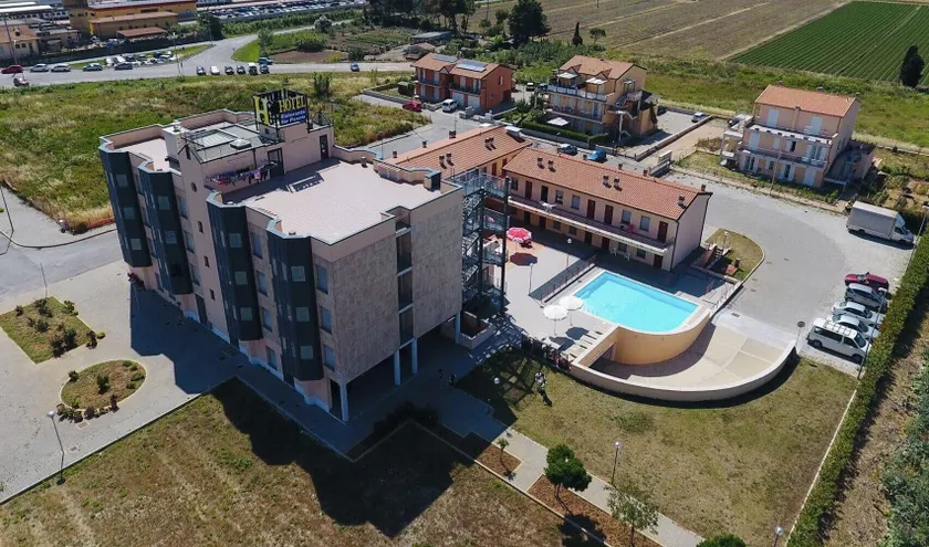 Hotel Grecale - Venturina Terme - Image 1