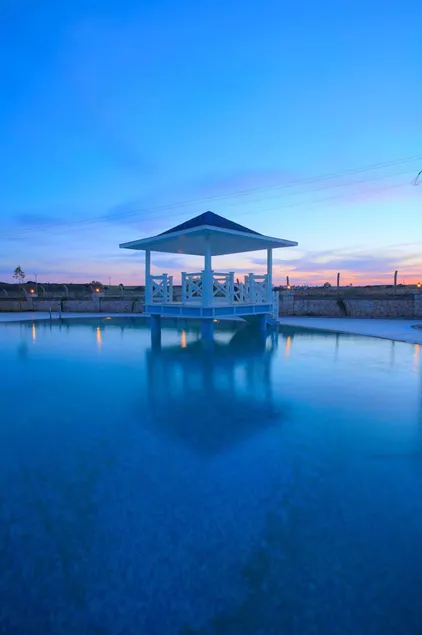 Seahorse Deluxe Hotel - Image 1