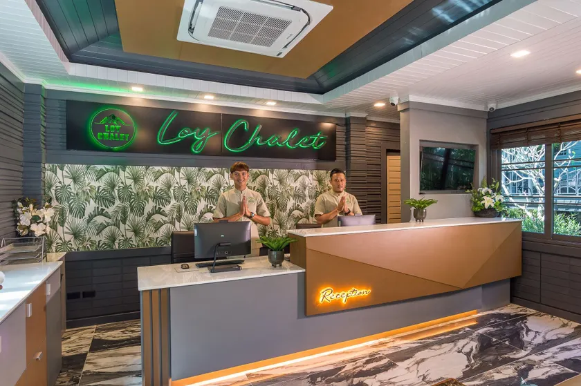 Loy Chalet - Reception