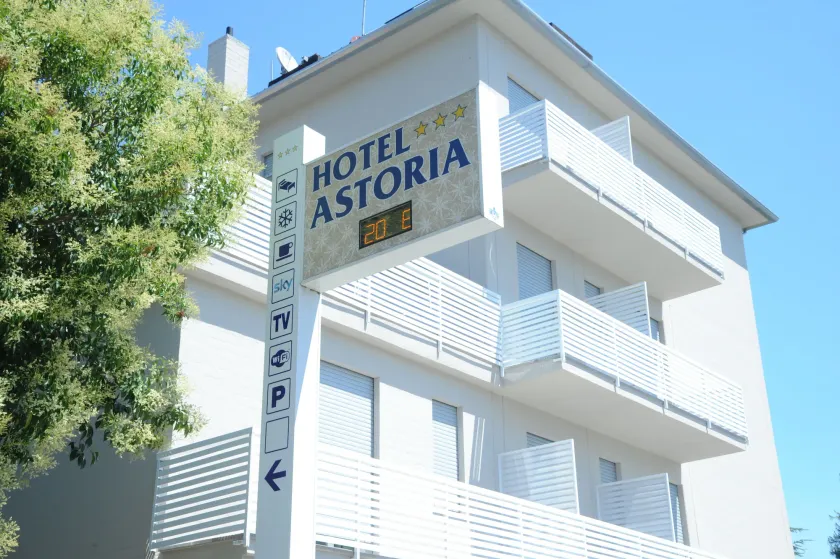 Hotel Astoria - Image 1
