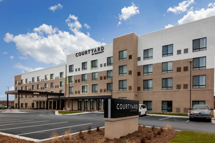 Courtyard by Marriott East Lansing Okemos - Image 1