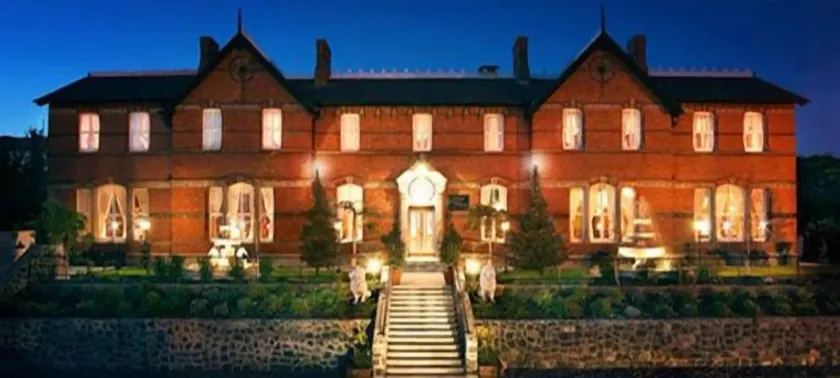 Scholars Townhouse Hotel - Image 1