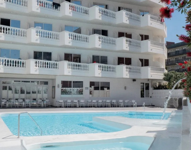 Hotel Bernat II 4*Sup - Image 1