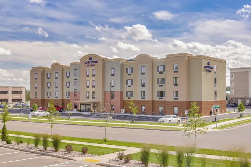 Candlewood Suites Eau Claire I-94 by IHG - Image 1