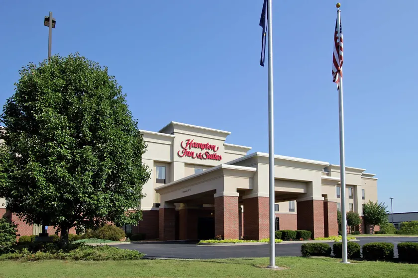 Hampton Inn & Suites Murray - Image 1