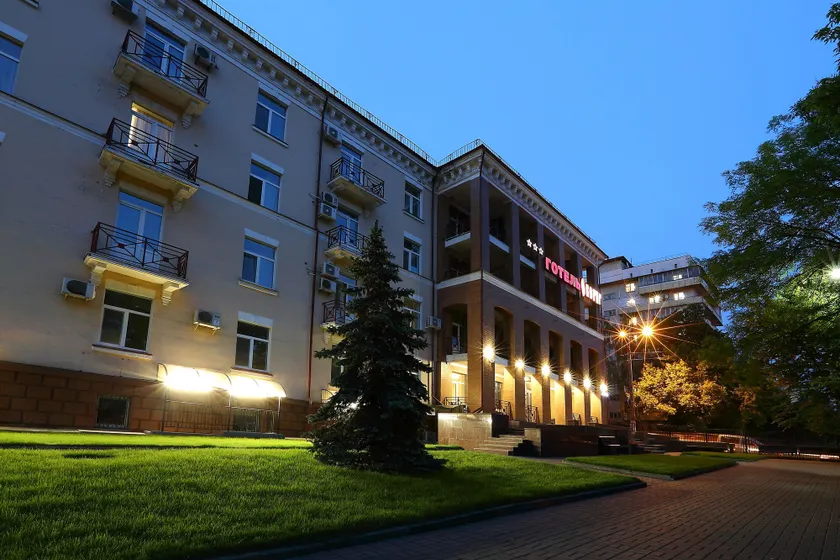 Oberig Hotel - Image 1