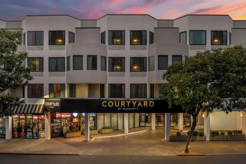 Courtyard by Marriott Fishermans Wharf - Image 1