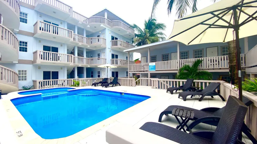 La Isla Resort - Image 1