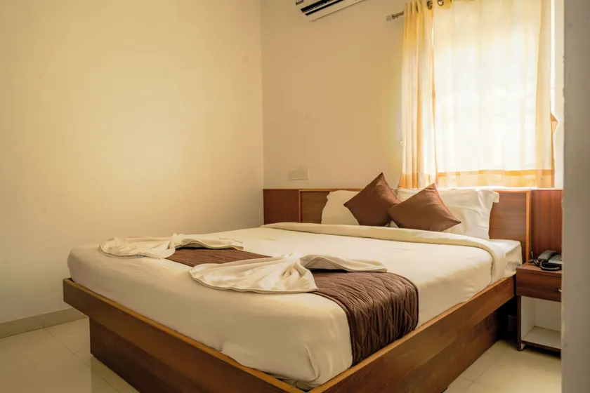 JR Service Apartment - Image 1
