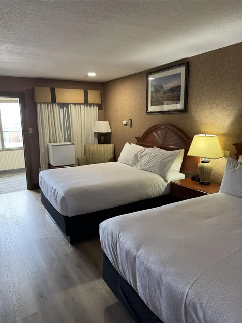 SureStay by Best Western Medicine Hat - Image 1