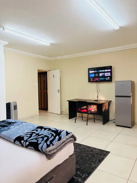 Airport Continental Guest House - Quarto