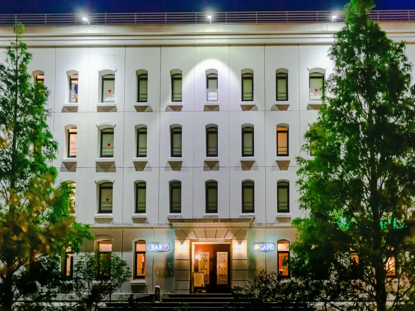 Van Cort Landt Hotel - Image 1