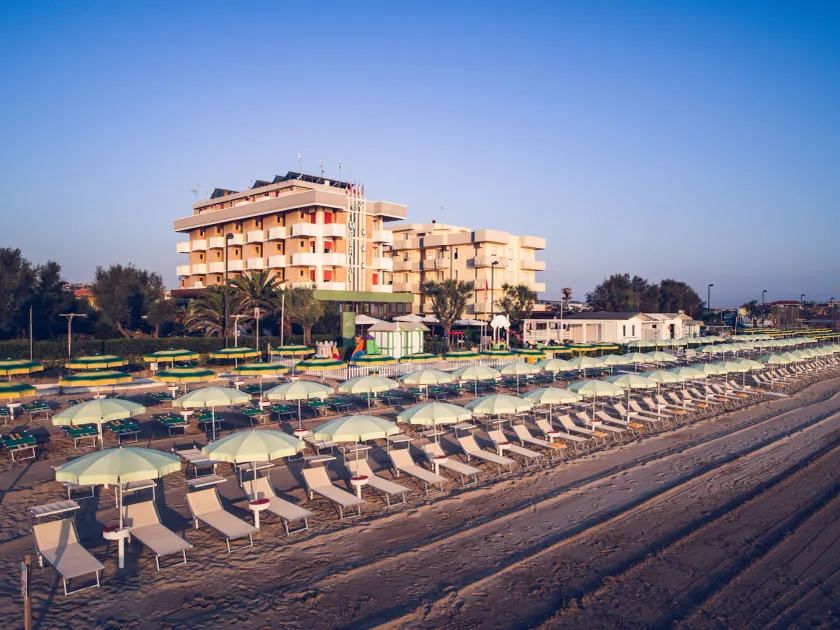 UNA HOTELS Imperial Beach Hotel - Image 1