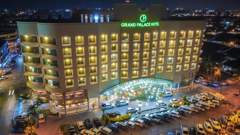 Grand Palace Hotel - Image 1