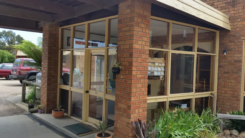 Toora Lodge Motel - Interior entrance