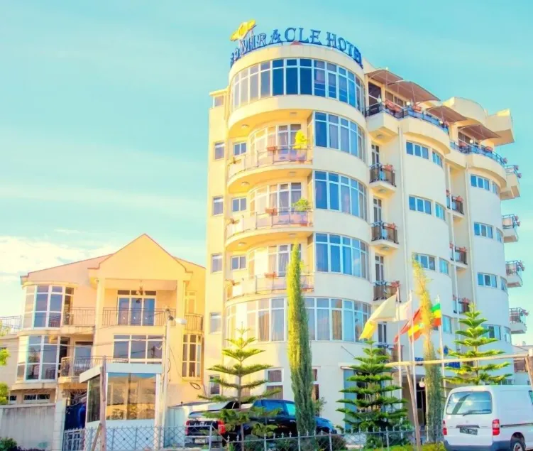 Hotel Miracle - Image 1