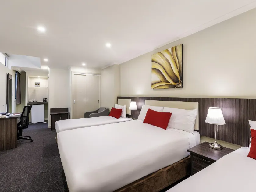 ibis Styles Kingsgate Hotel - Image 1